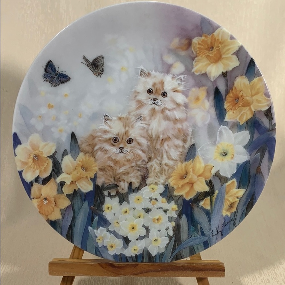 Lily Chang “Dancing Daffodils” Persian Cat Plate